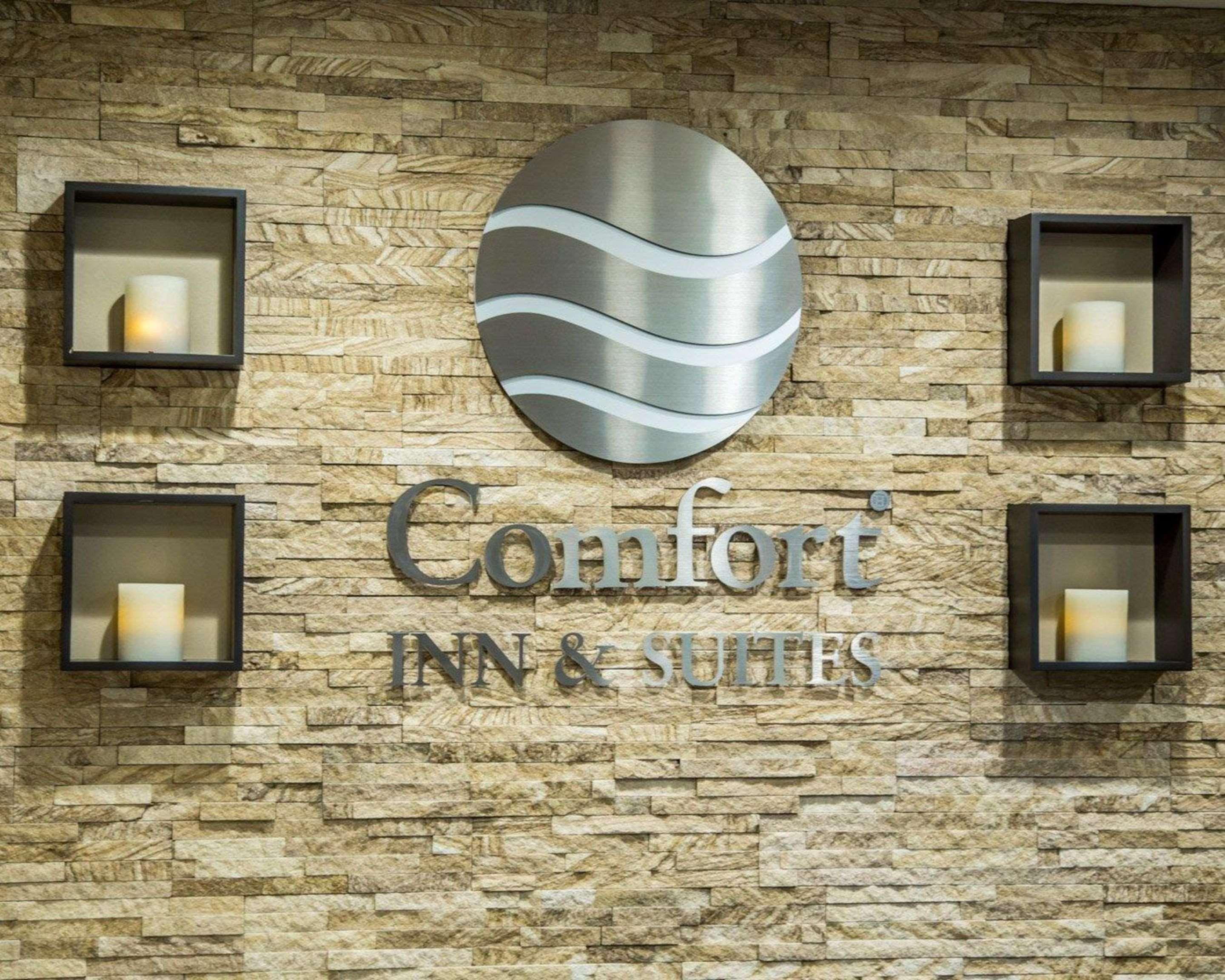 Comfort Inn & Suites Riverview Le Claire Exterior foto