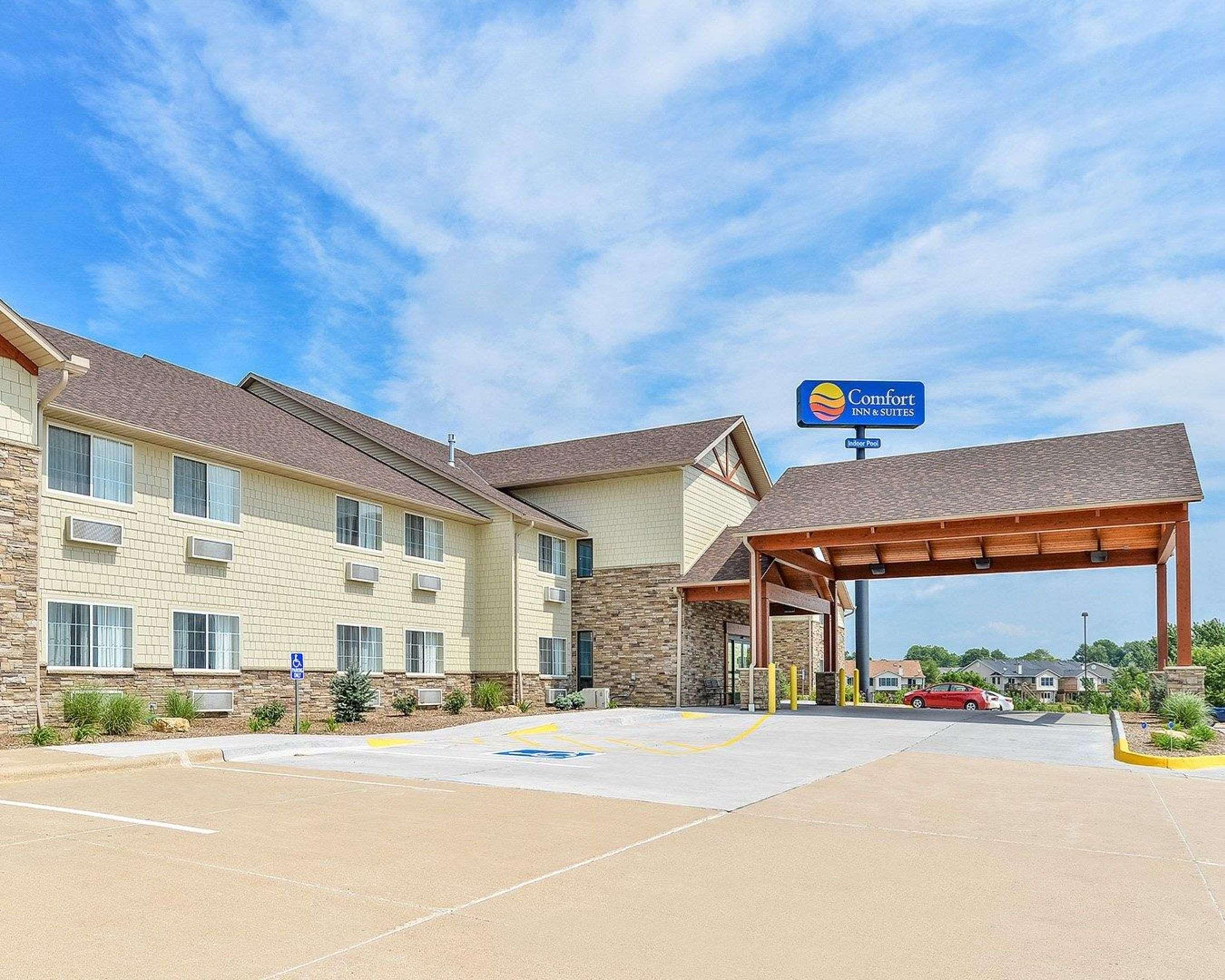 Comfort Inn & Suites Riverview Le Claire Exterior foto